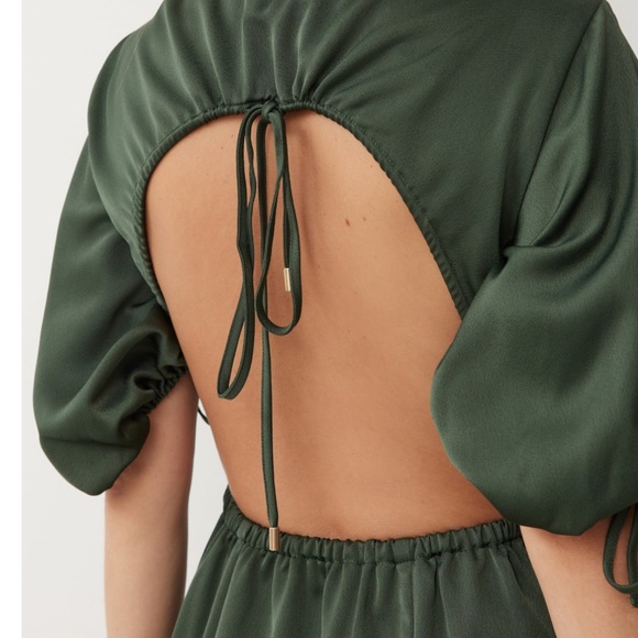 Beautiful green open back dress - Picture 2 of 6